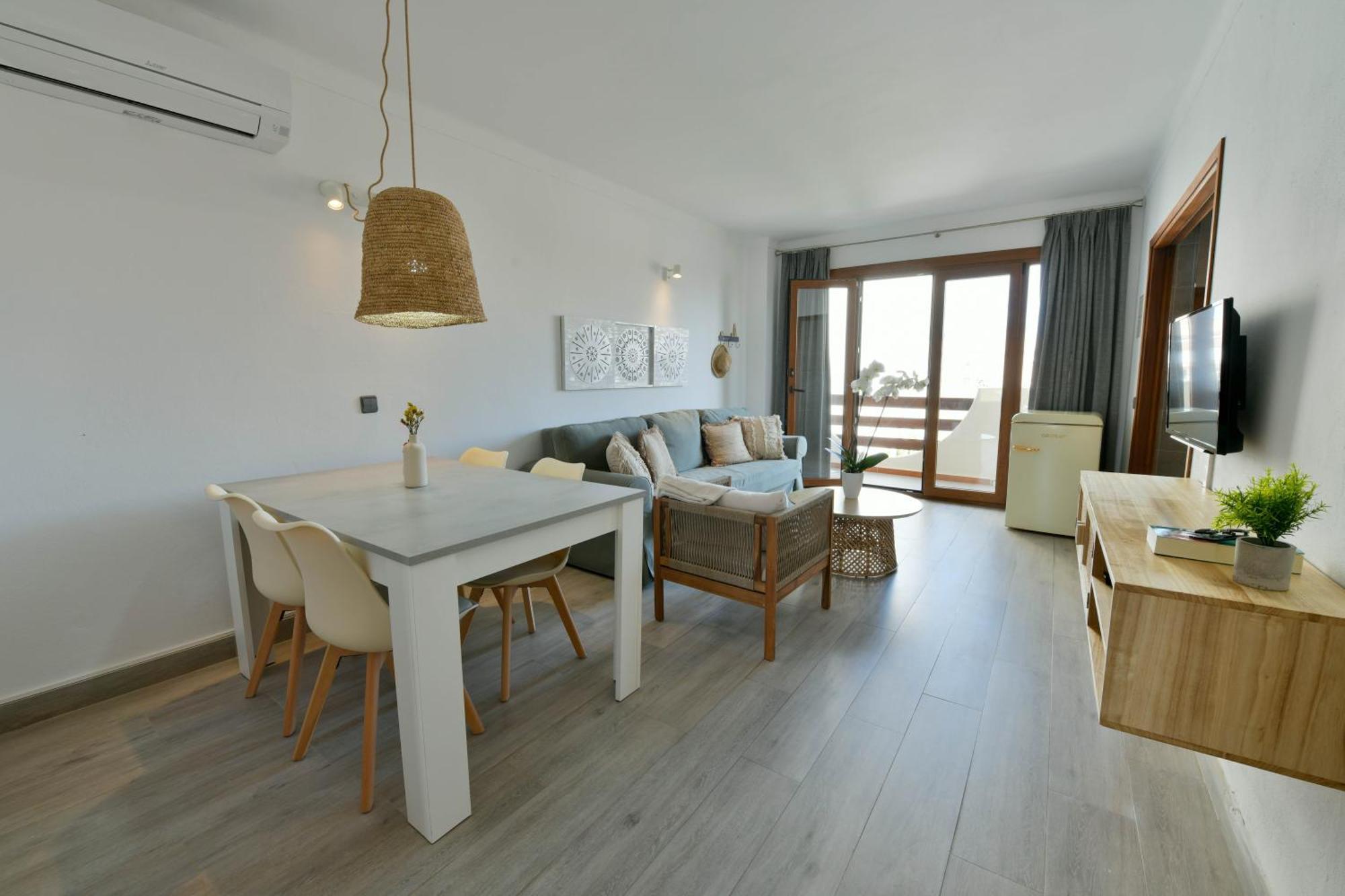 Apartamentos Estanques Colonia de Sant Jordi Exterior photo
